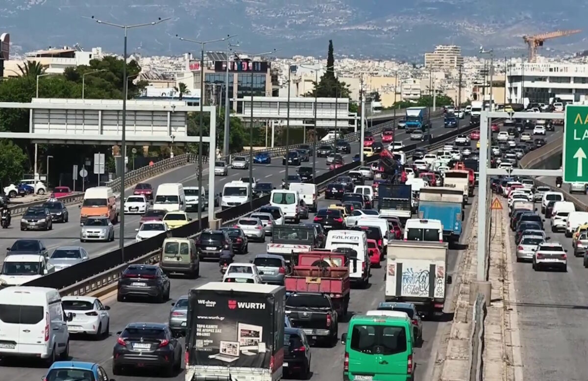 Τριήμερο Αγίου Πνεύματος: Κυκλοφοριακό χάος στον Κηφισό, δυσκολίες στην Αττική Οδό – Καθυστερήσεις στη Λεωφόρο Αθηνών