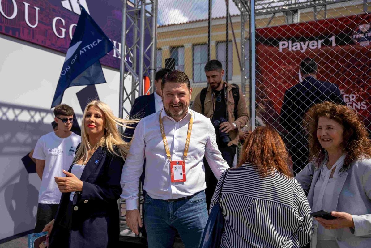 Χαρδαλιάς από τη Fan Zone στο Ζάππειο: «Το EuroLeague Final Four δείχνει ξεκάθαρα ότι η Αττική φιλοξενεί με επιτυχία κορυφαία αθλητικά δρώμενα» 4 Χαμογελαστός ο Νίκος Χαρδαλιάς