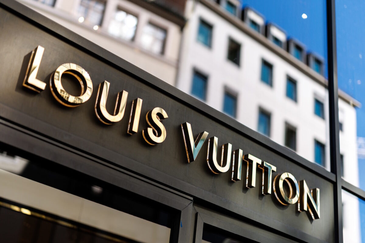 Η LVMH μεταβιβάζει τη Marc Jacobs στην WHP Global – Το deal εκτιμάται στα 850 εκατ. δολάρια