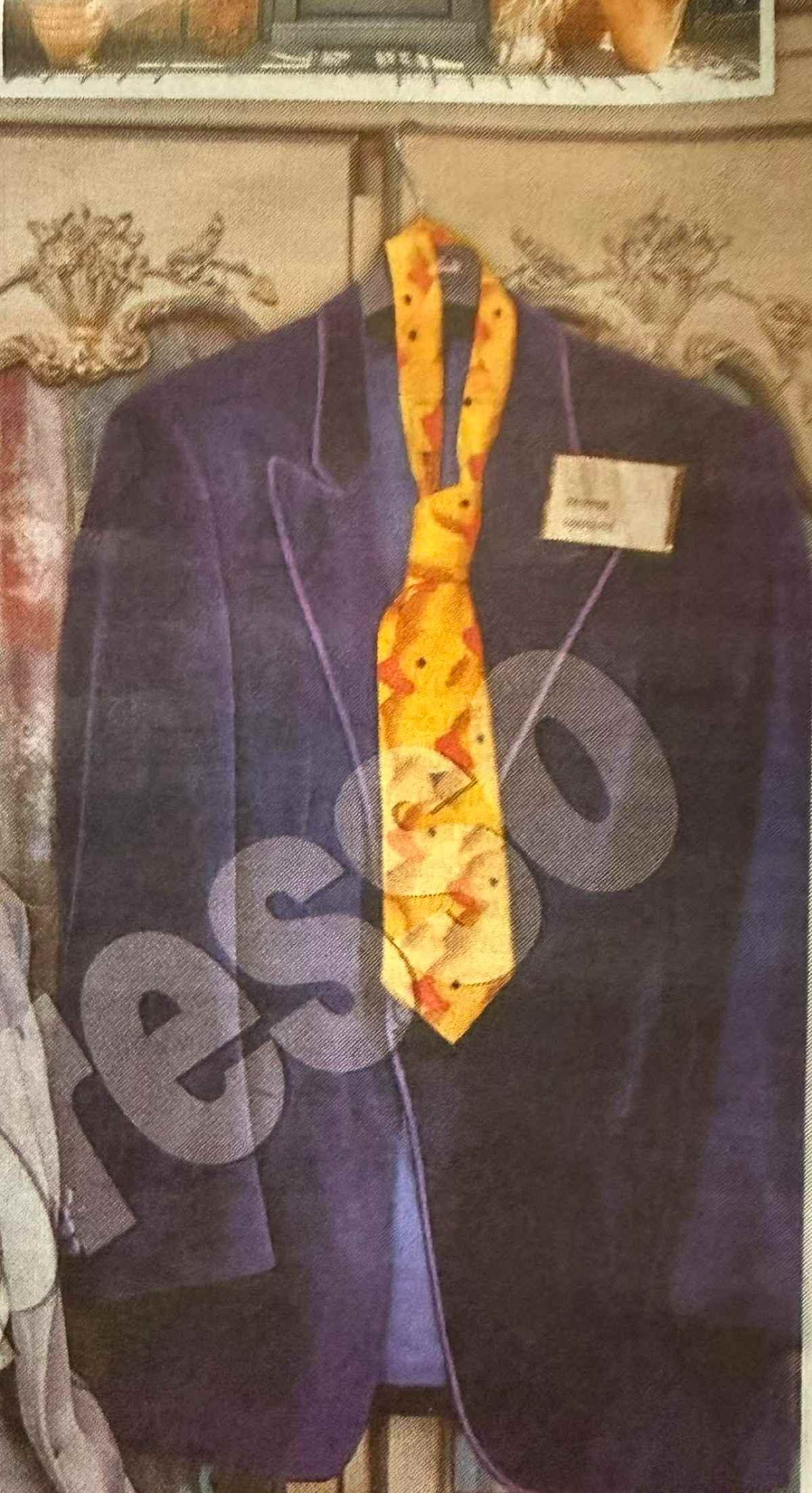 Γιώργος Μαρίνος κοστούμι