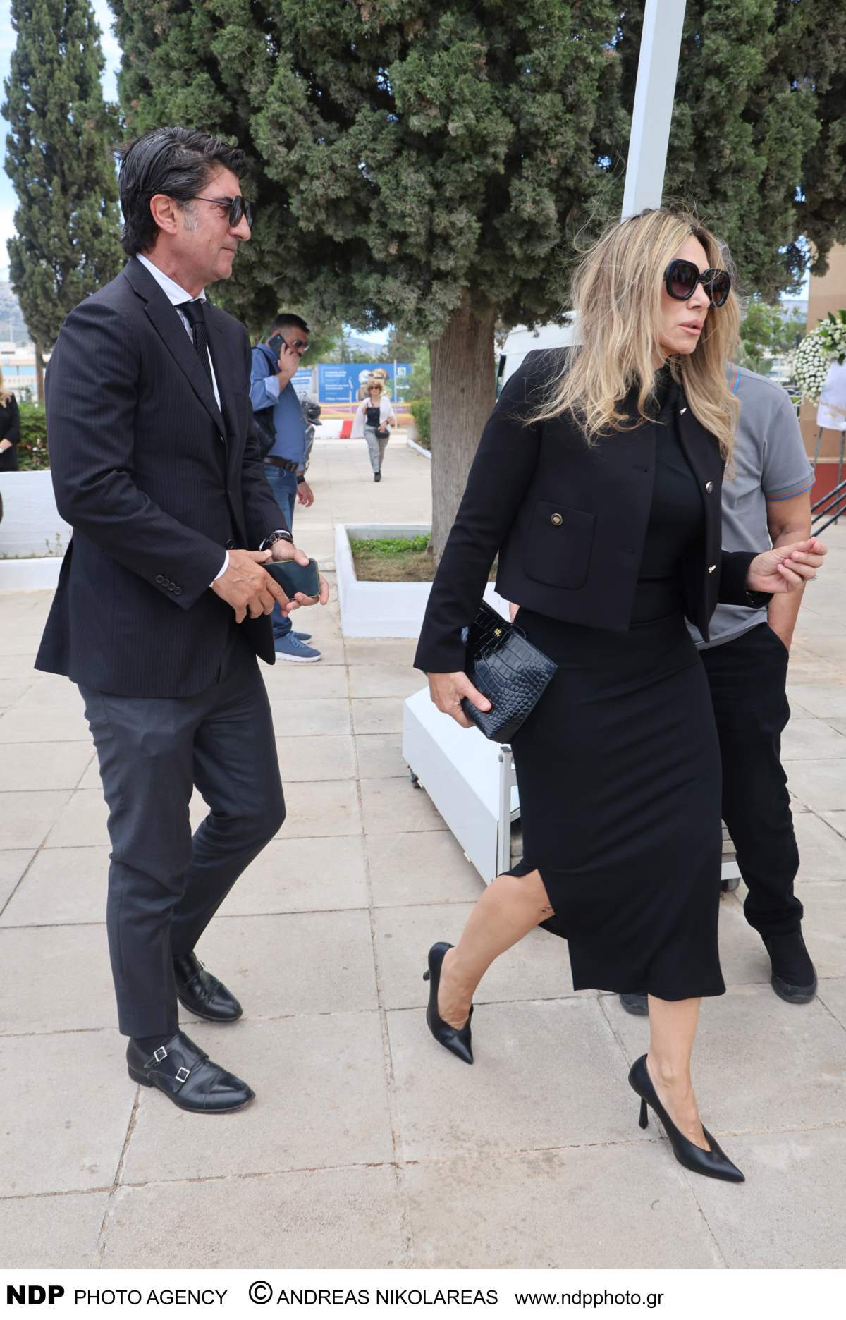 Κηδεία Μαστροκώστα: Σπάραξε η Μαρία Καλάβρια στην αγκαλιά του Δημήτρη Αλεξάνδρου - Φωτογραφίες