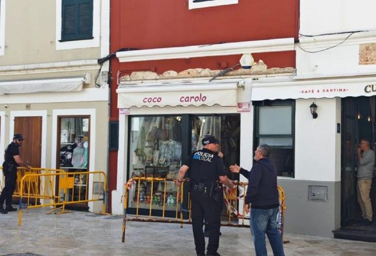 Ισπανία: Δύο Ελληνίδες με σοβαρά τραύματα μετά την πτώση γείσου σε καφετέρια στη Μινόρκα