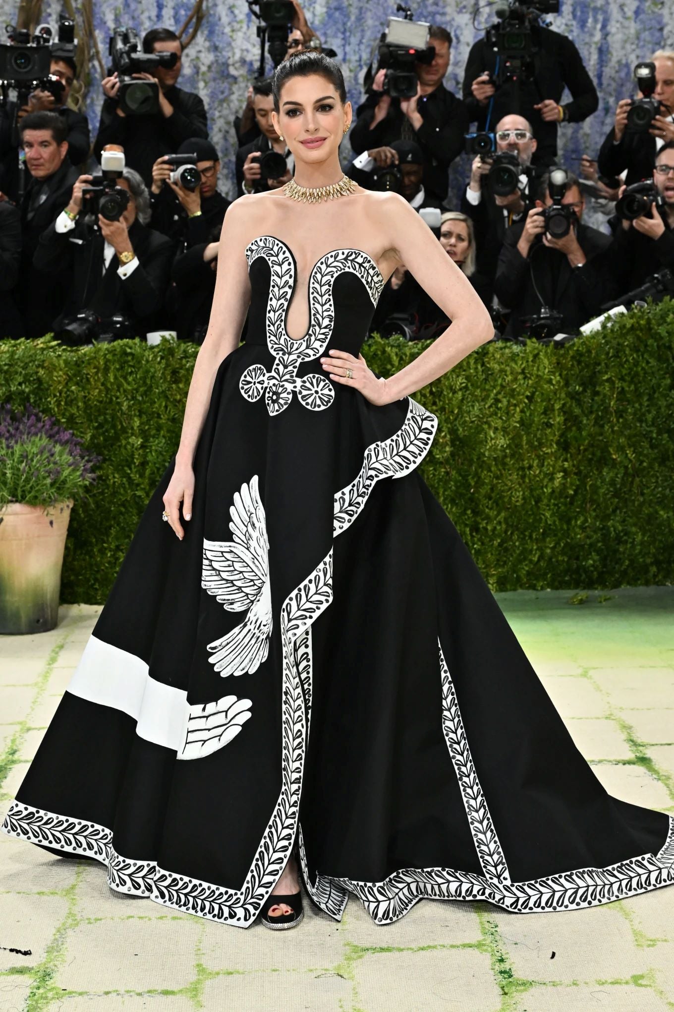 Met Gala 2026: Όταν η Μόδα έγινε Τέχνη – Η μεγάλη επιστροφή της Beyoncé, ο «ηλικιωμένος» Bad Bunny και οι εκκεντρικές εμφανίσεις