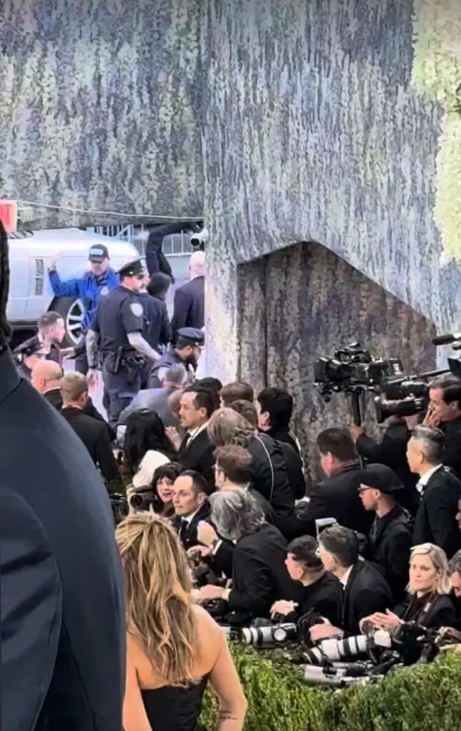 Met Gala 2026, διαδηλωτής