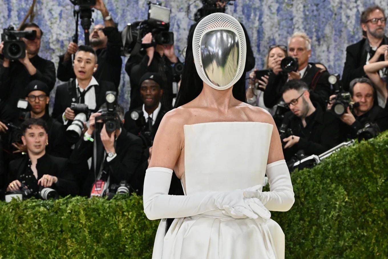Met Gala 2026: Όταν η Μόδα έγινε Τέχνη – Η μεγάλη επιστροφή της Beyoncé, ο «ηλικιωμένος» Bad Bunny και οι εκκεντρικές εμφανίσεις