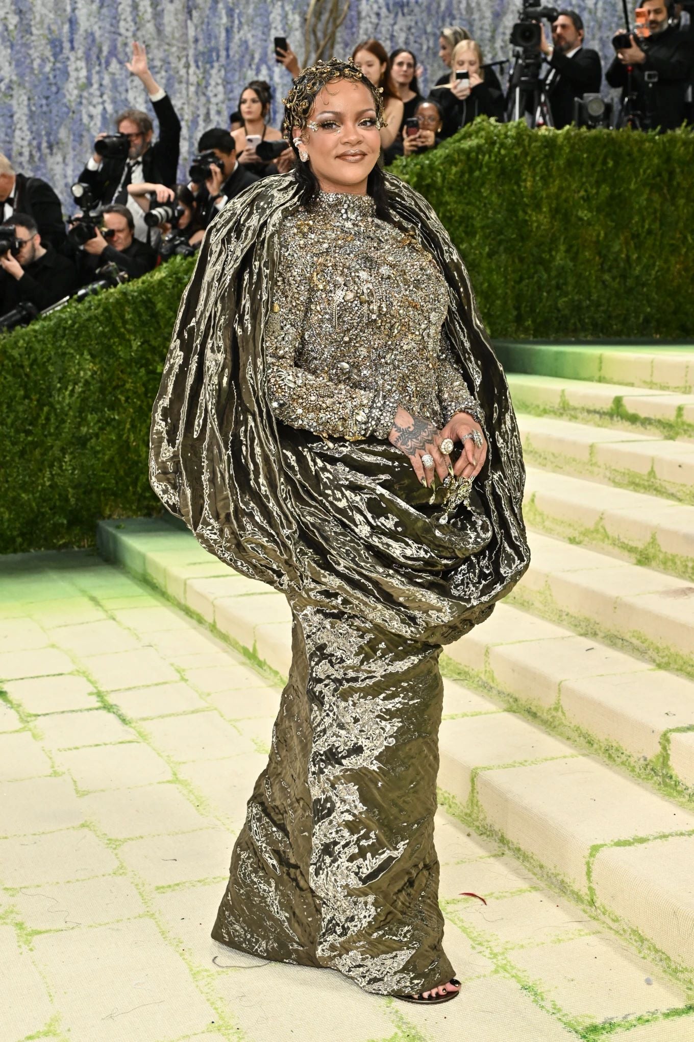 Met Gala 2026: Όταν η Μόδα έγινε Τέχνη – Η μεγάλη επιστροφή της Beyoncé, ο «ηλικιωμένος» Bad Bunny και οι εκκεντρικές εμφανίσεις