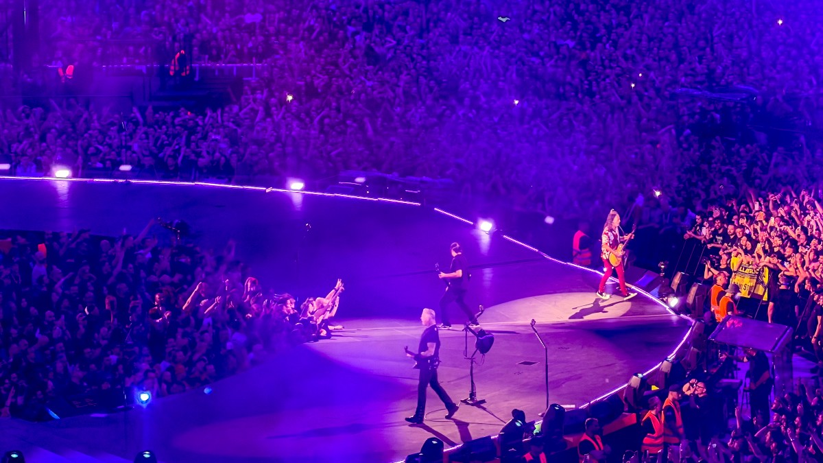 Η συγκλονιστική στιγμή που οι Metallica αφιερώνουν στον μικρό Σπύρο που μάχεται με καρκίνο ένα τραγούδι τους (Βίντεο)