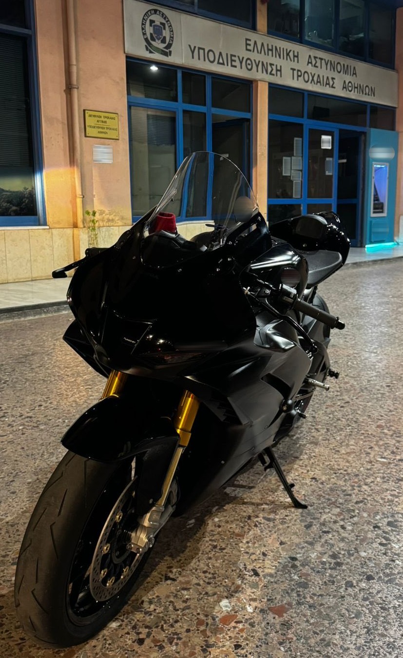 Εντοπίστηκε μέσω βίντεο στα social media να οδηγεί με 240χλμ/ώρα στην Παλαιά Εθνική Οδό Ελευσίνας-Θήβας