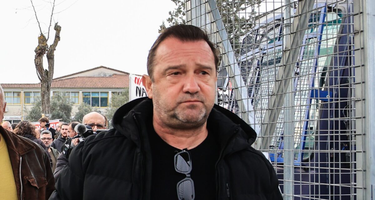 Πλακιάς προς Αυγερινό: «Μάθε ποιοι υπέβαλαν αθωωτική πρόταση για τον Καραμανλή»