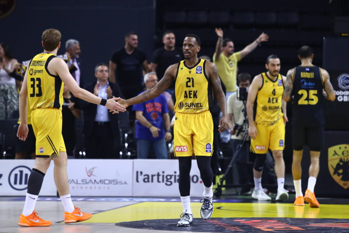 ΑΕΚ – Άρης Betsson 102-99: Η Ένωση πήρε το «θρίλερ» και έκλεισε ραντεβού με τον Ολυμπιακό στα ημιτελικά της GBL