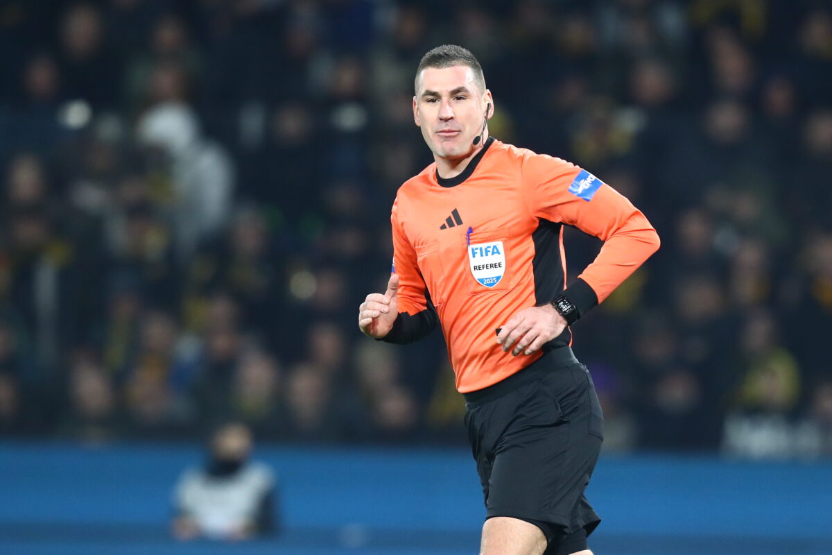 Super League: Ο Ομπρένοβιτς θα σφυρίξει το Ολυμπιακός – Παναθηναϊκός και ο Γιαμπλόνσκι το ΠΑΟΚ – ΑΕΚ