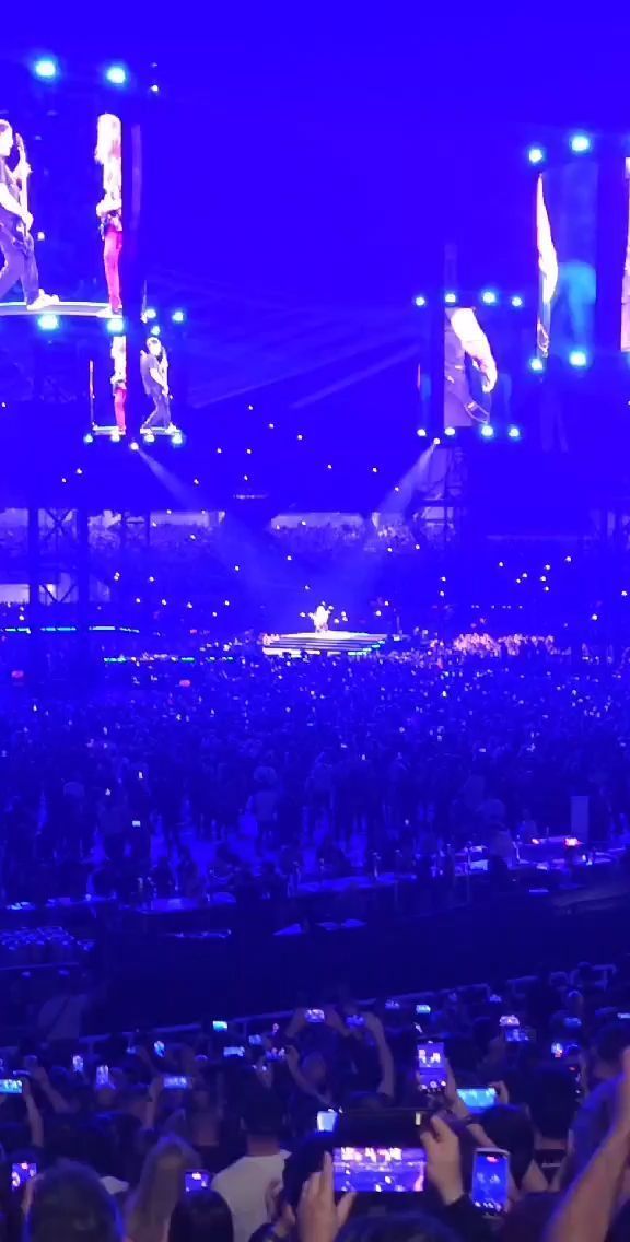 Οι Metallica έπαιξαν «Τρύπες»