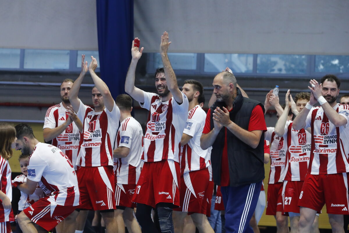 Ολυμπιακός – ΑΕΚ 36-30: Οι Πειραιώτες επικράτησαν και προηγήθηκαν 2-1 στους τελικούς της Handball Premier