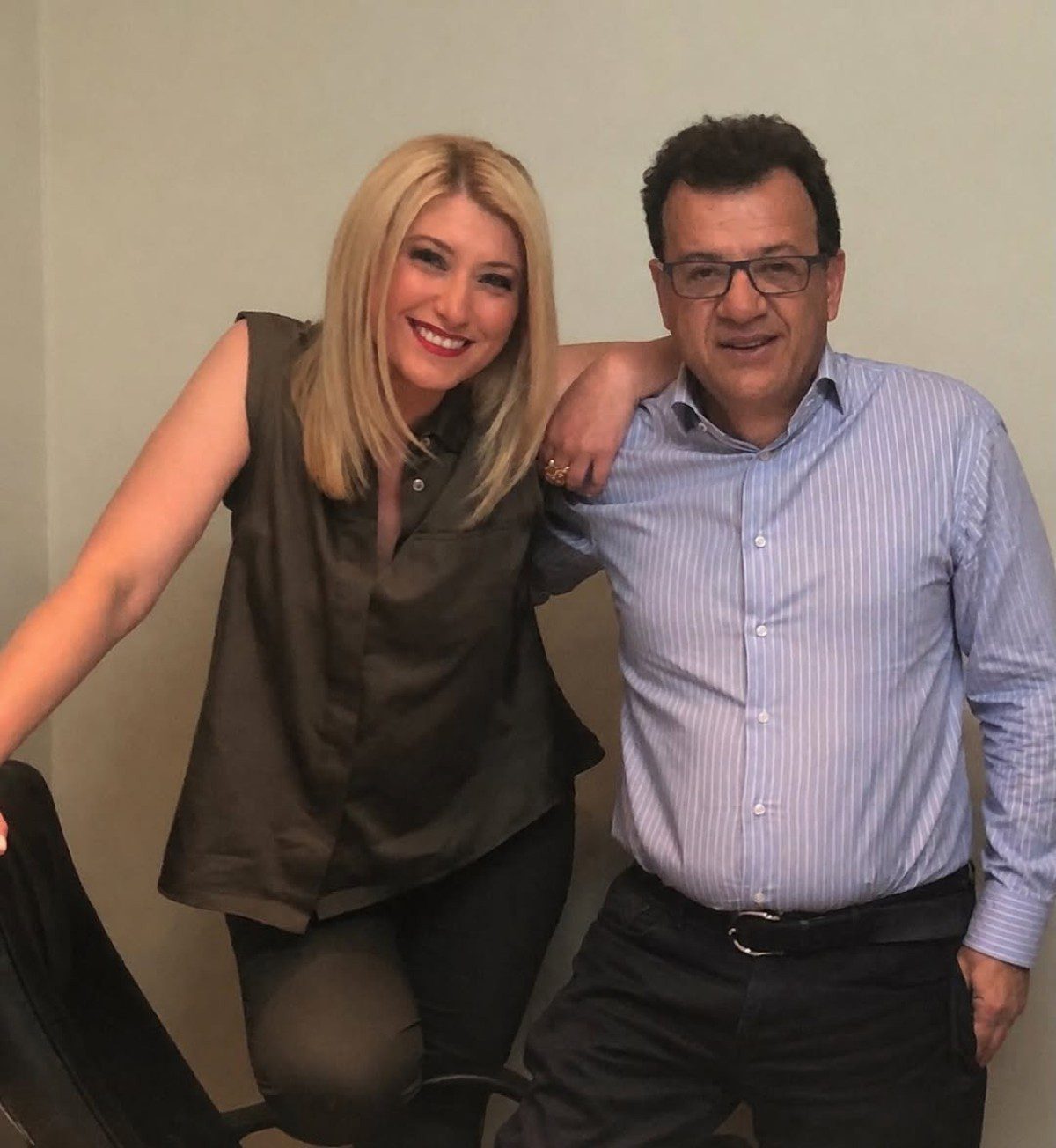 Σία Κοσιώνη: Η πρεμιέρα της μετά την αποχώρηση από τον ΣΚΑΪ – Η υποστήριξη του Κώστα Μπακογιάννη στο νέο της ξεκίνημα (Φωτογραφίες) 22 Παπαδρόσος Κοσιώνη