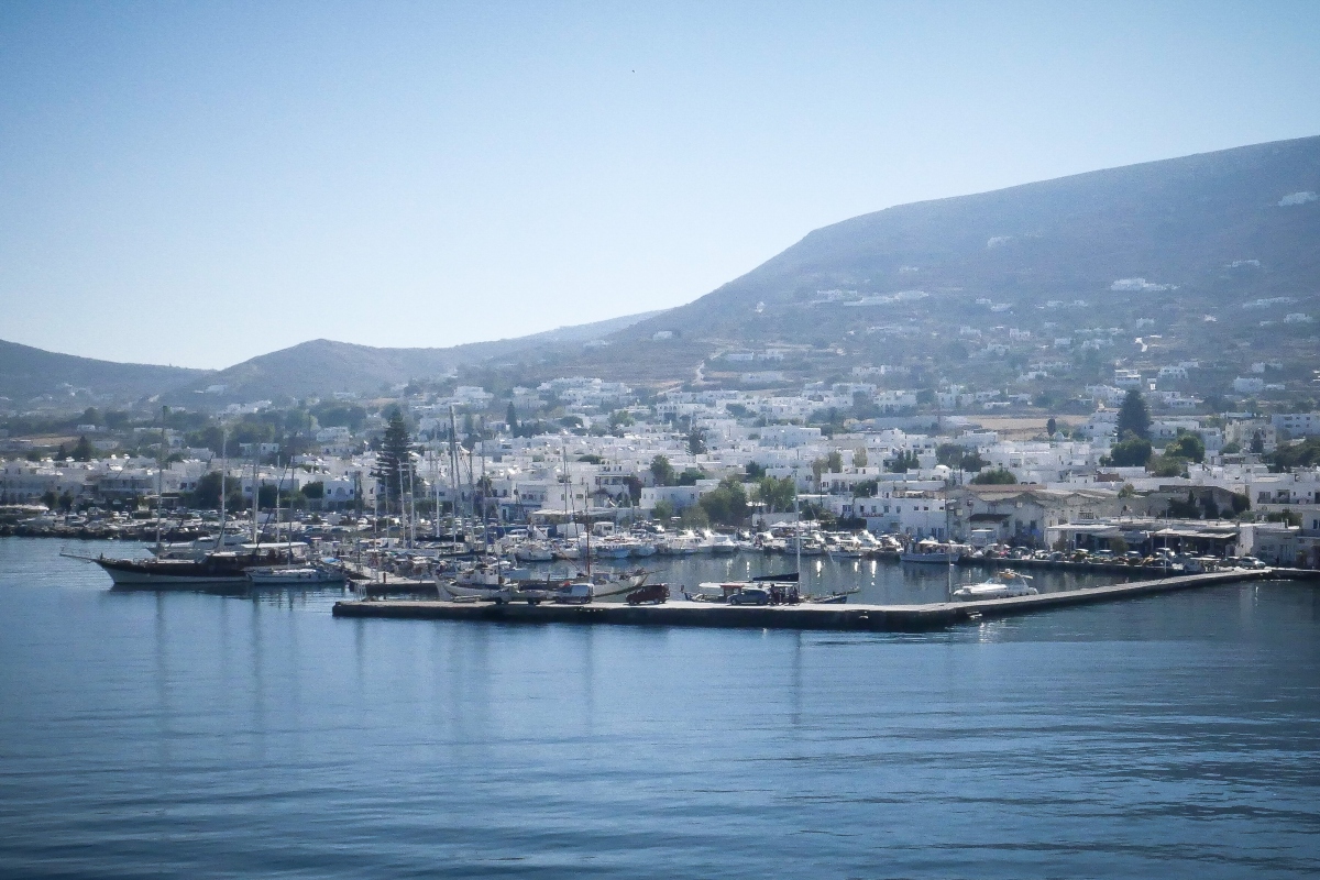 Πάρος: Επιβατικό πλοίο «χτύπησε» στην προβλήτα στο λιμάνι – Προσωρινή απαγόρευση απόπλου