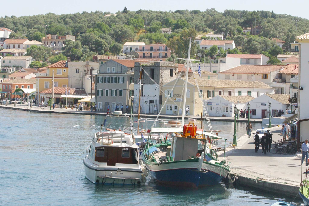 Βλάβη στο «Ήλιδα Ντόλφιν» με 54 επιβάτες – Κατευθύνεται με χαμηλή ταχύτητα προς Παξούς