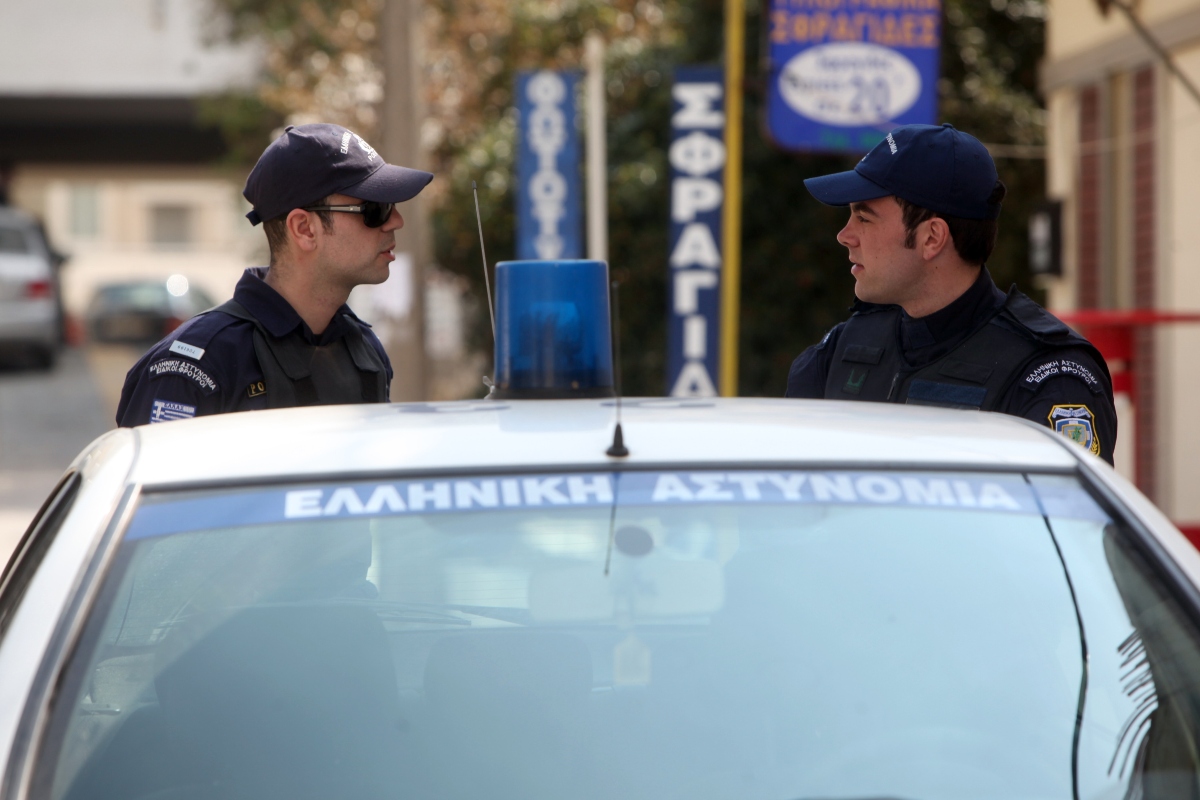 Home 67 Καλλιθέα: Τέσσερις νεαροί χτύπησαν τρανς γυναίκα με το όχημά τους – Συνελήφθησαν από τις αρχές