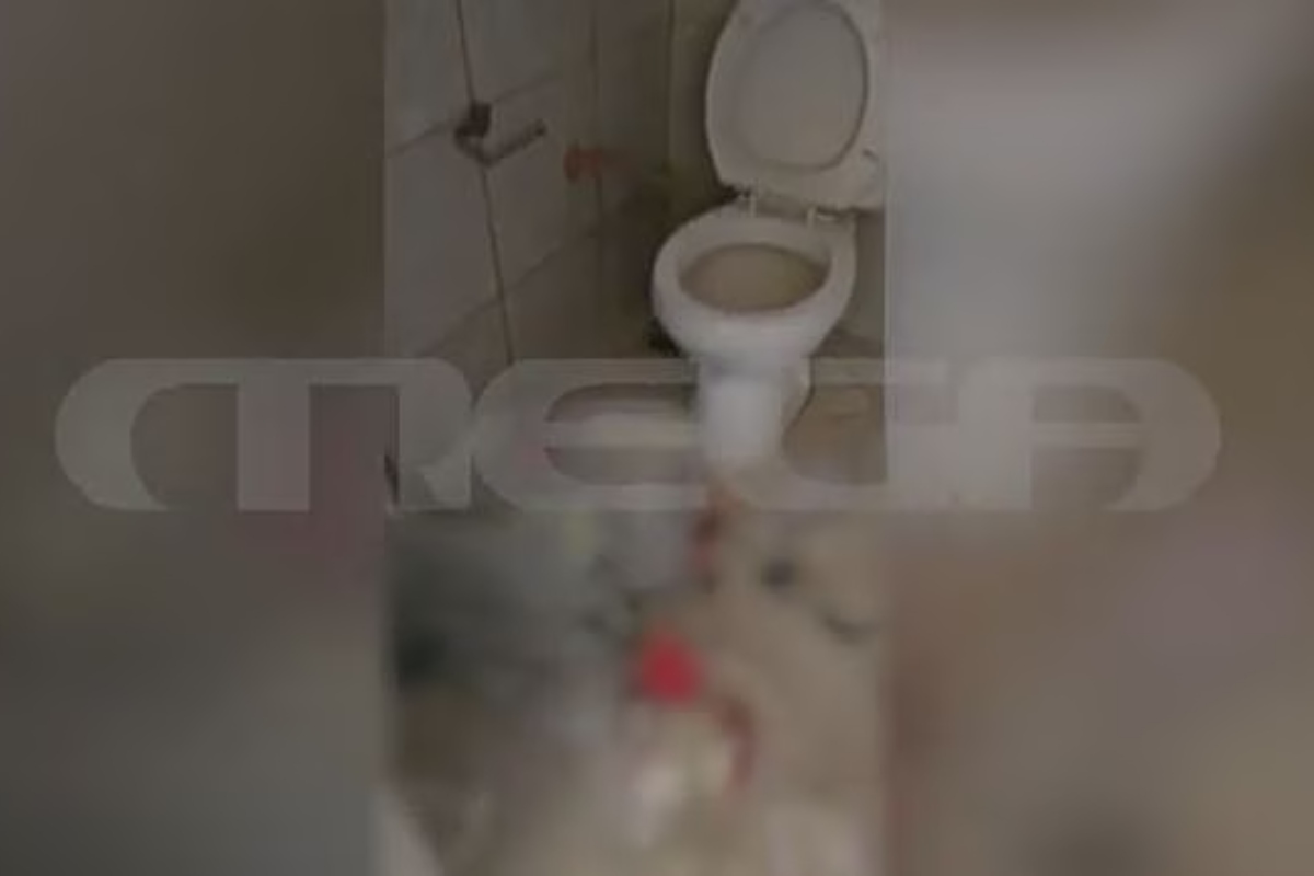 Home 64 Περιστέρι: Βίντεο αποκαλύπτει την τρώγλη όπου ζούσαν τα 6 αδερφάκια – Σπασμένα πλακάκια, βρωμιά και χάος
