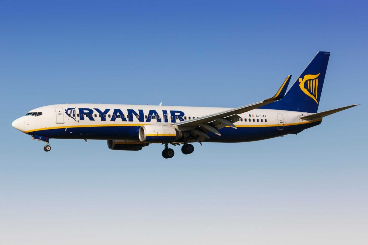 Η Ryanair αναστέλλει τη λειτουργία της βάσης στη Θεσσαλονίκη
