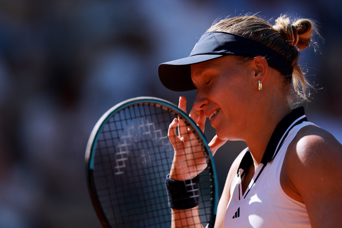 Roland Garros: Σοκ για την Έλενα Ρiμπάκινα, το Νο 2 στον κόσμο αποκλείστηκε στον 2ο γύρο του Grand Slam