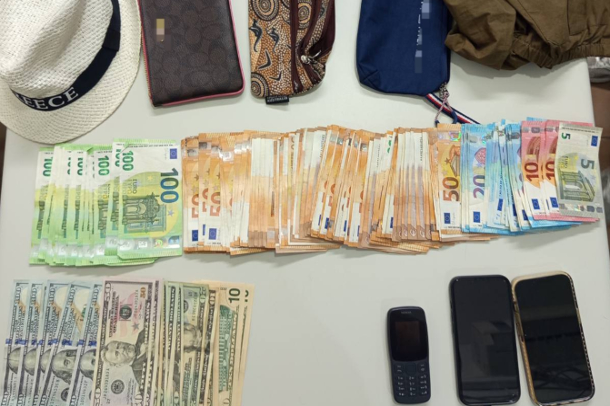 Σαντορίνη: Συνελήφθησαν 3 γυναίκες που άρπαζαν τσάντες και πορτοφόλια από τουρίστες με λεία περίπου 10.000 ευρώ