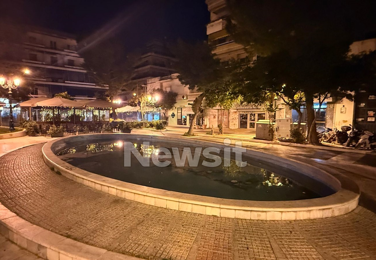 Καλλιθέα: «Είναι καλύτερα, χρειάζεται να κάνει φυσιοθεραπείες» λένε οι γονείς της 2χρονης που έπεσε στο συντριβάνι