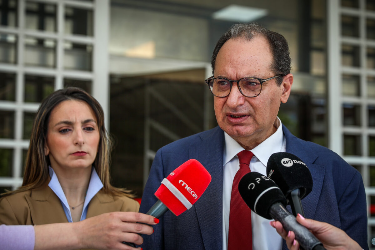 Ο Χρήστος Σπίρτζης ζήτησε ανάσυρση της δικογραφίας υποκλοπών από το αρχείο και εξαίρεση του Κωνσταντίνου Τζαβέλλα