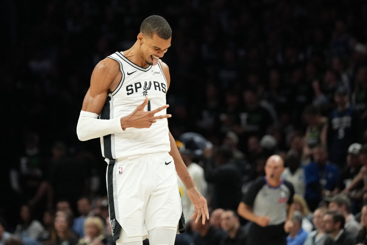 Αποτελέσματα πλέι οφ NBA: Ο ασταμάτητος Γουενμπανιάμα κατατρόπωσε τους Τίμπεργουλβς