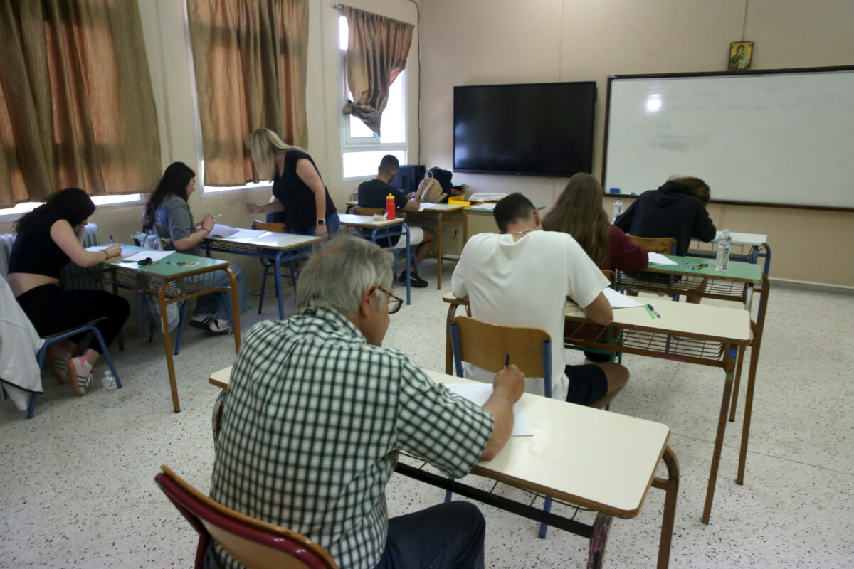 Ενδοσχολικές εξετάσεις: Ξεκινούν σήμερα για τους μαθητές του Λυκείου – Πότε τελειώνουν και πότε αρχίζουν οι Πανελλήνιες