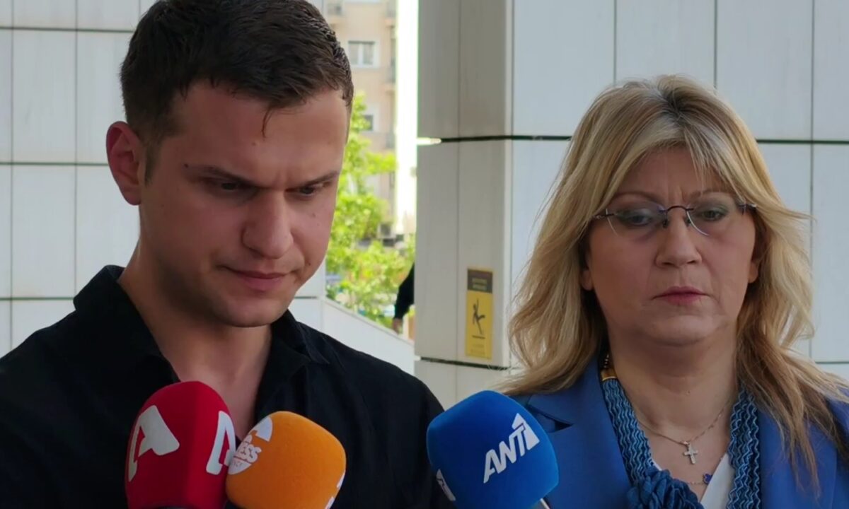 Τέμπη: Συγγενείς θυμάτων στον Άρειο Πάγο, απαιτούν αυστηρότερη κατηγορία για τον Κώστα Καραμανλή