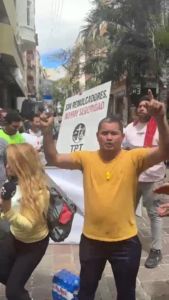 Τενερίφη: Κάτοικοι αντιδρούν στην άφιξη του «MV Hondius» και προειδοποιούν με αποκλεισμούς – Στην Ισπανία ο ηγέτης του ΠΟΥ