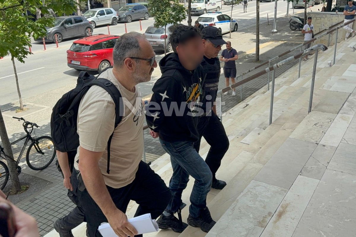 Home 61 Θεσσαλονίκη: «Δεν θυμάμαι τίποτα, είχα καταναλώσει ναρκωτικά χάπια» δηλώνει ο 30χρονος που δολοφόνησε τον πατέρα του