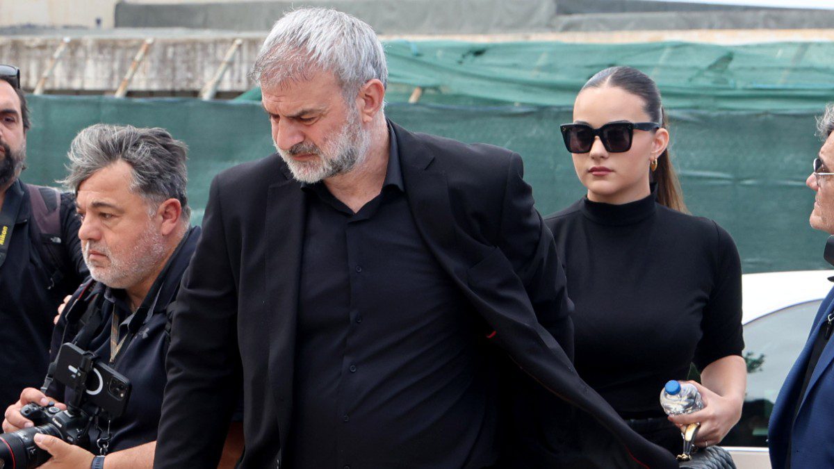 Ελένη Ράντου για Γωγώ Μαστροκώστα: «Αποχώρησε πλήρης» 3 Τραϊανός Δέλλας