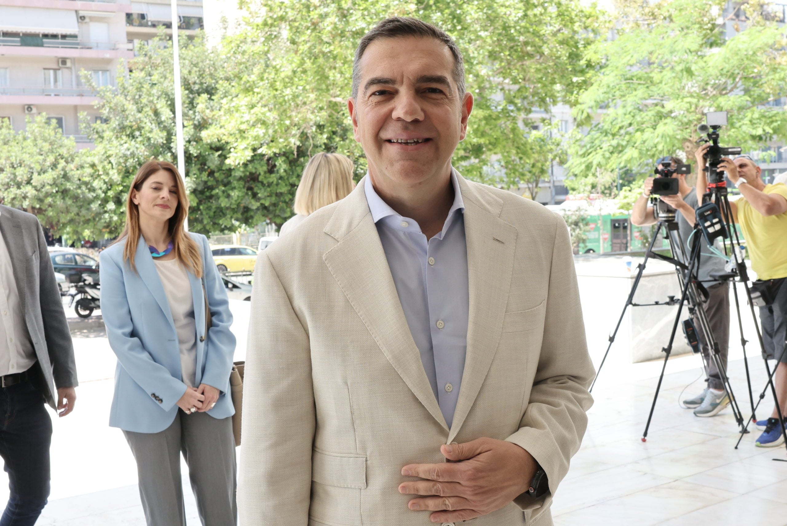 Τσίπρας: Δεκάδες χιλιάδες πολίτες έχουν ανταποκριθεί στο κάλεσμά μας για ευρεία συμπαράταξη – Σημαία μας είναι η Δημοκρατία και η Δικαιοσύνη