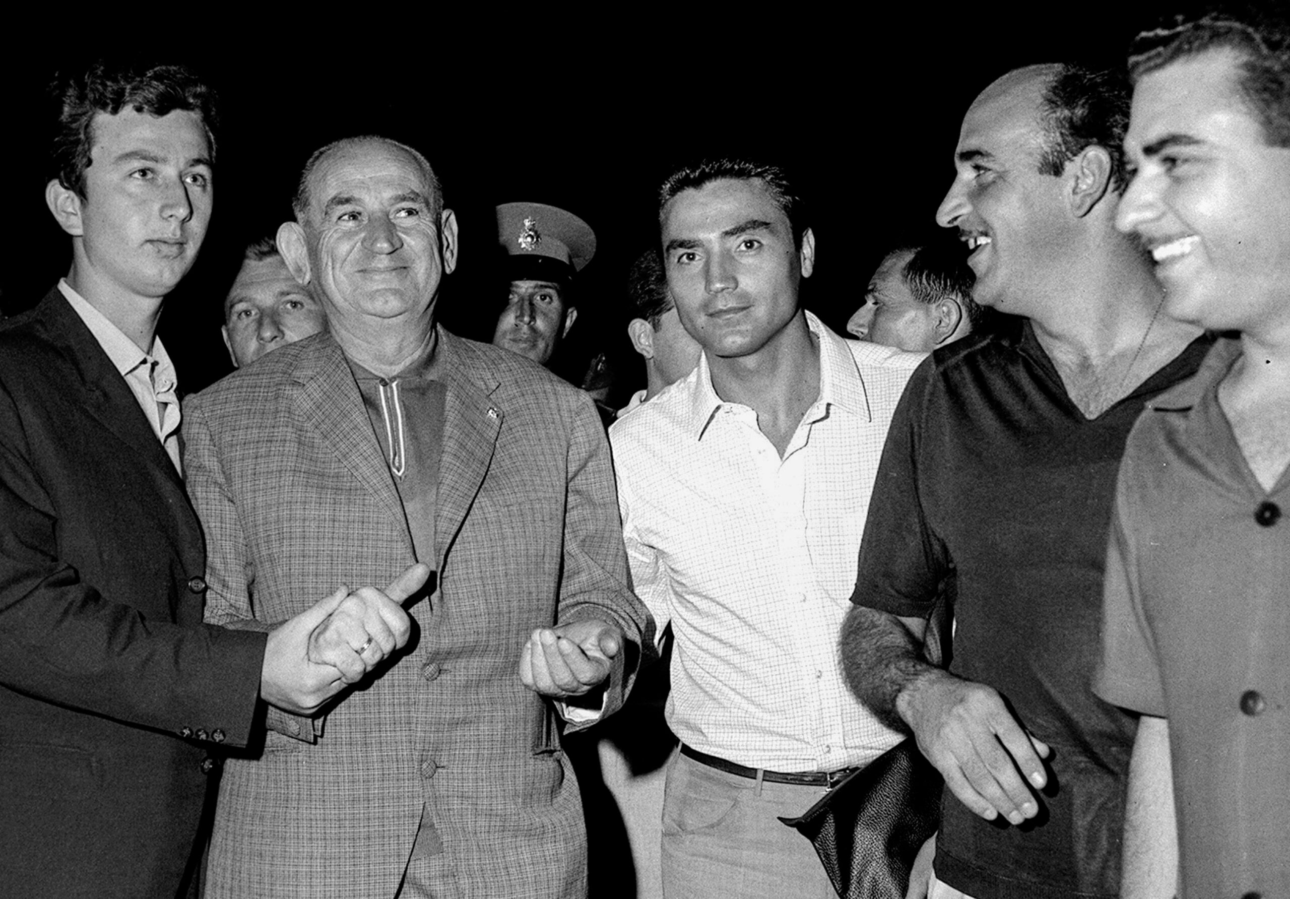 Σταύρος Τσώχος: Ο άνθρωπος που άφησε το ποδόσφαιρο για τη δημοσιογραφία και συγκινήθηκε στη μετάδοση του ΑΕΚ – Σπαρτάκ