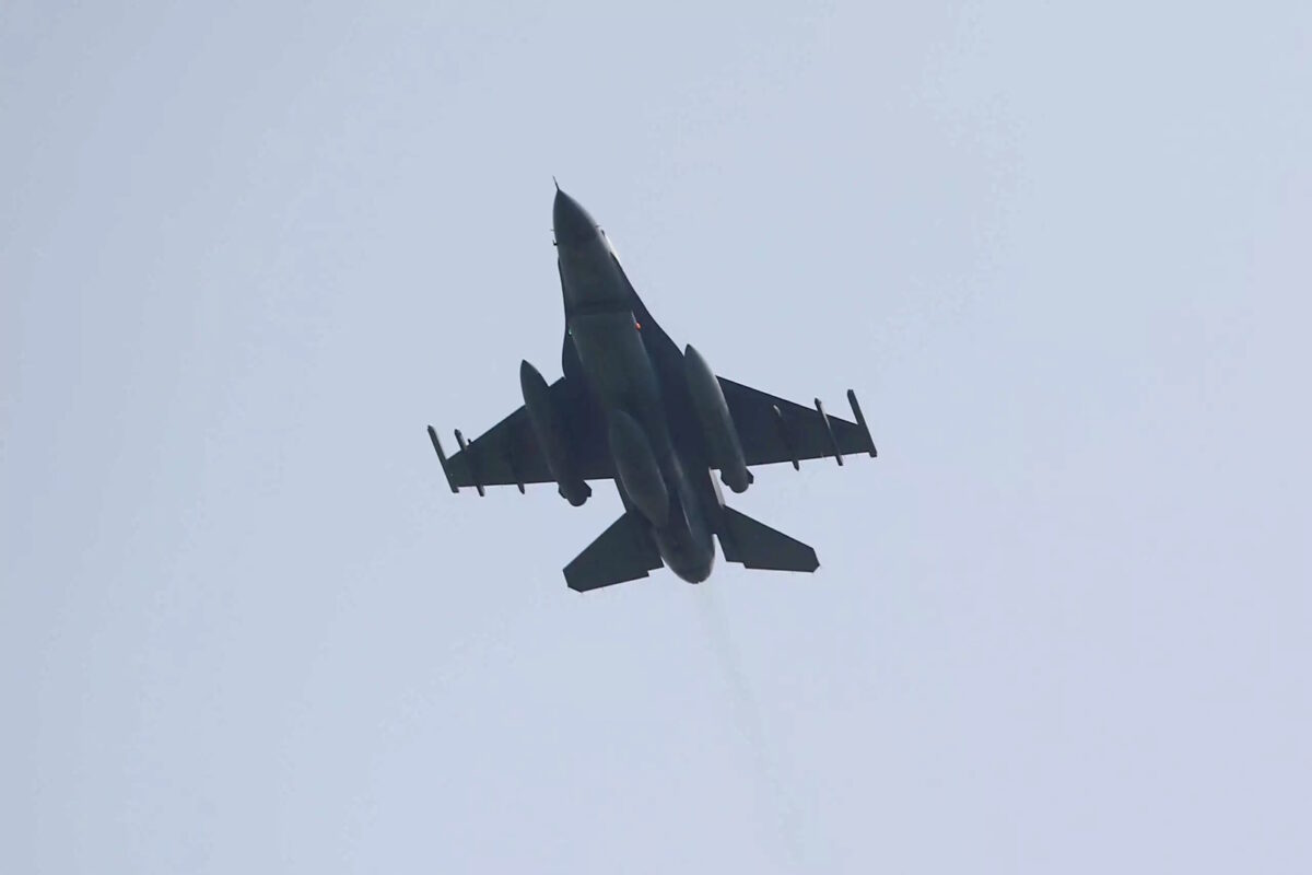 Οπλισμένα τουρκικά F-16 αυξάνουν τις εντάσεις στο Αιγαίο με νέες παραβιάσεις και παραβάσεις