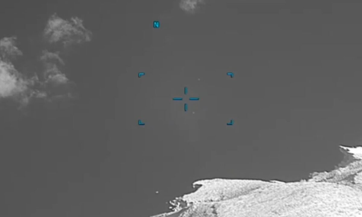 Η διαδρομή των 6 UFO που καταγράφηκαν στην Ελλάδα: Βίντεο από τους απότομους ελιγμούς σε Αιγαίο και ξηρά