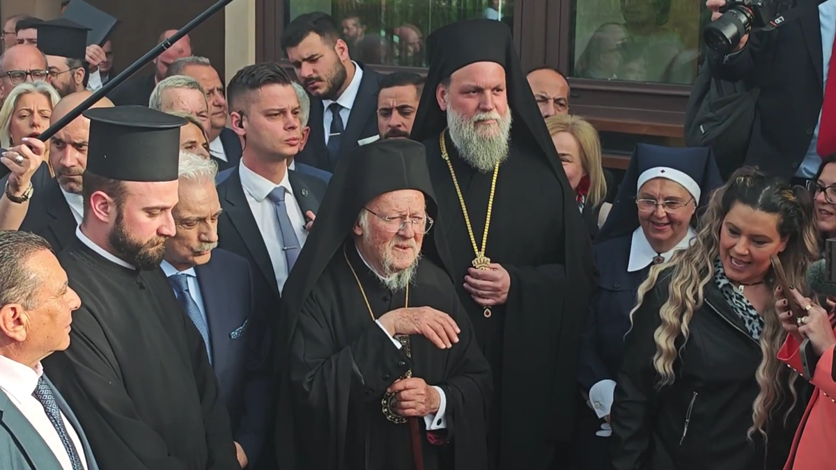 Ο Βαρθολομαίος στο «Ιωνικό Κέντρο», παρών και ο Ιερώνυμος στο συγκινητικό κλείσιμο της πατριαρχικής επίσκεψης στην Ελλάδα