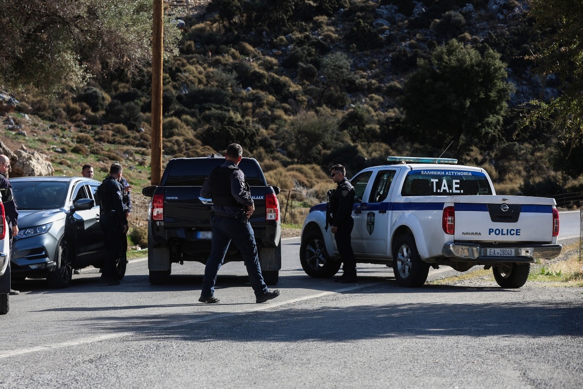 Βορίζια: Η μέθοδος δράσης της οικογενειακής συμμορίας – Κατέστρεψαν με αλυσοπρίονα 134 ελιές αγρότη που αρνήθηκε να παραδώσει τη γη του