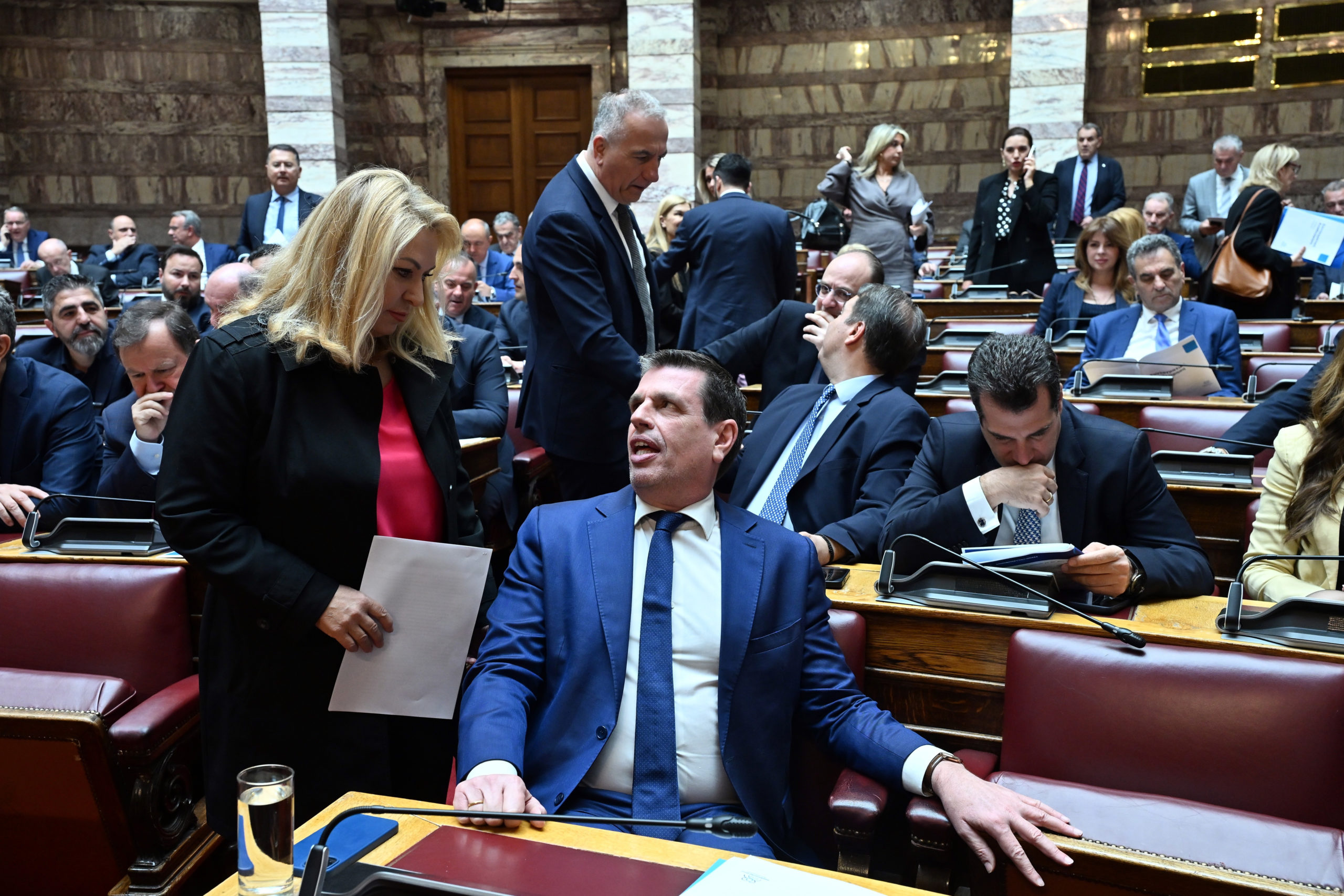 Βουλή, Νέα Δημοκρατία, Συνεδρίαση, ΚΟ