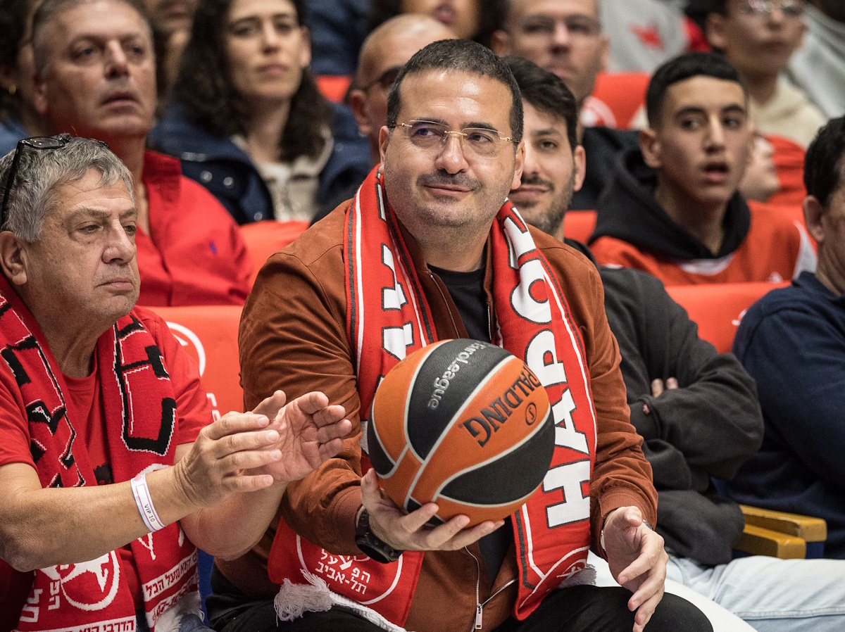 Πανικός στον ουρανό για τον πρόεδρο της Χάποελ: Το τζετ του χτύπησε σμήνος πουλιών και πραγματοποίησε αναγκαστική προσγείωση