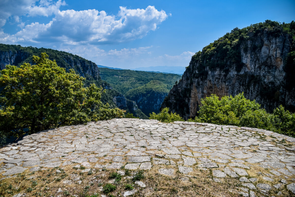 Ζαγόρι: Πεζοπόρος γλίστρησε σε μονοπάτι και τραυματίστηκε – Επιχείρηση σωτηρίας