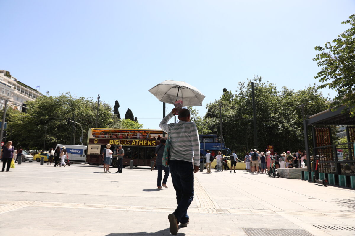 Καιρός: Καλοκαιρινή ατμόσφαιρα το τριήμερο του Αγίου Πνεύματος – Η θερμοκρασία θα φτάσει τους 34 βαθμούς