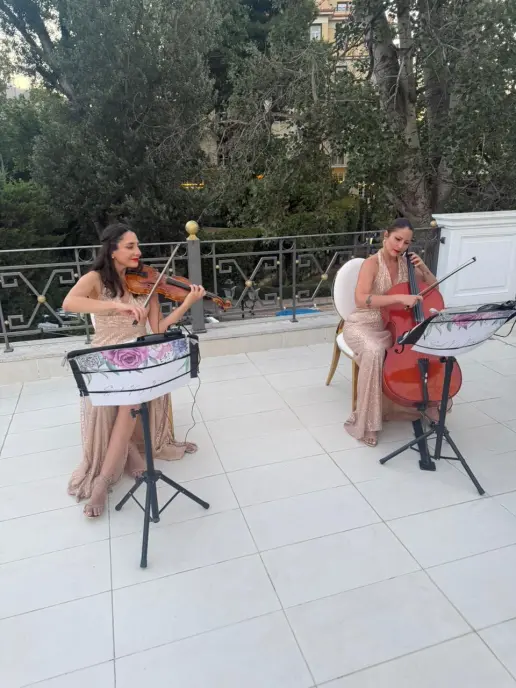 Το παραμυθένιο γαμήλιο πάρτι του Μάκη Δανάλη και της Έλενας Μπαντελά στο Κεφαλάρι (φωτογραφίες)