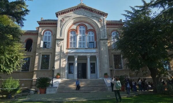 Bloomberg: Πιθανή επαναλειτουργία της Θεολογικής Σχολής της Χάλκης – το παρασκήνιο