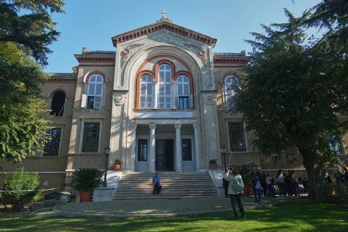 Bloomberg: Πιθανή επαναλειτουργία της Θεολογικής Σχολής της Χάλκης – το παρασκήνιο