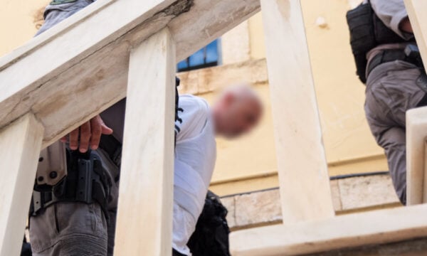Σταυρούλα Λεβεντάκη: Ο 43χρονος στα δικαστήρια Χανίων για τη δολοφονία της – «Κάθαρμα, δολοφόνε», του φώναζαν συγγενείς της
