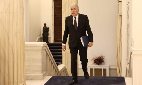 Αβραμόπουλος: Το Ευρωπαϊκό Ένταλμα σύλληψης διαβιβάσθηκε εντός 24 ωρών στον αρμόδιο Εισαγγελέα, σύμφωνα με πηγές του υπουργείου Προστασίας του Πολίτη