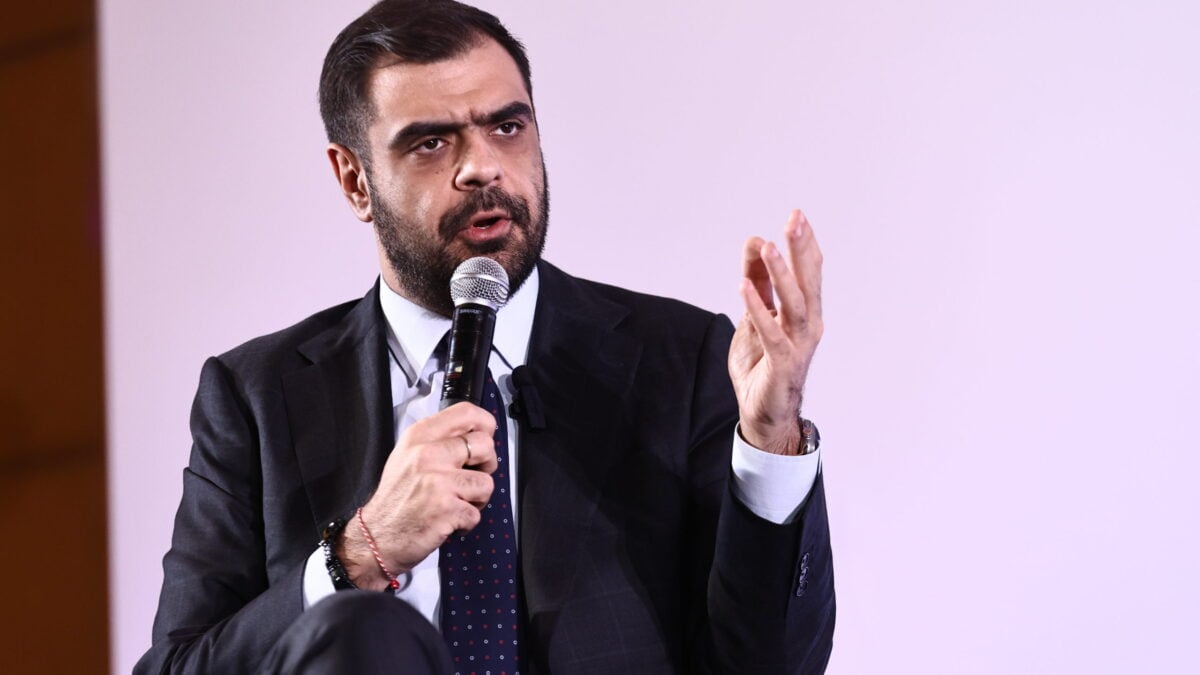 Μαρινάκης σε Τσίπρα: Αξιωματική αντιπολίτευση γίνεται ένα κόμμα όταν έρχεται δεύτερο στις βουλευτικές εκλογές 1 Μαρινάκης σε Τσίπρα: Αξιωματική αντιπολίτευση γίνεται ένα κόμμα όταν έρχεται δεύτερο στις βουλευτικές εκλογές