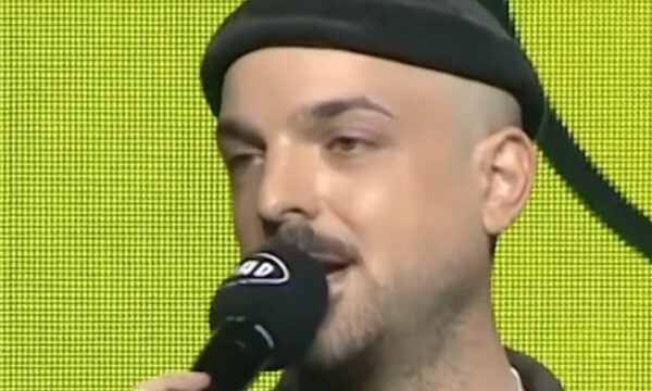APON: Πατέρας για πρώτη φορά, το ανακοίνωσε στη σκηνή των MAD VMA 2026
